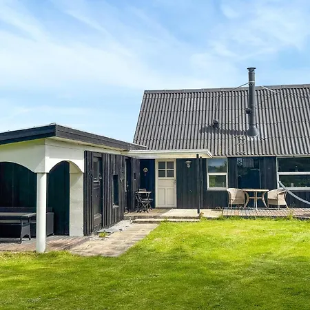 3 Bedroom Pet Friendly In Roslev