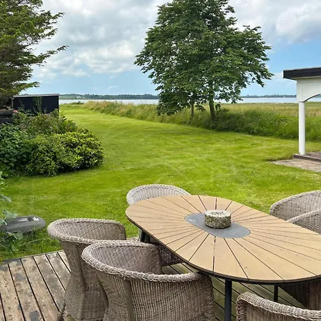 3 Bedroom Pet Friendly In Roslev