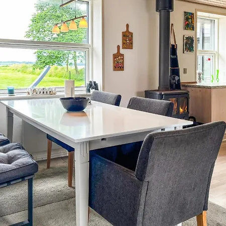 Feriehus 3 Bedroom Pet Friendly In *