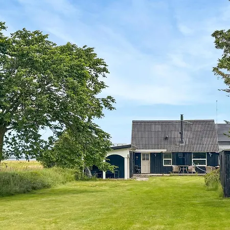 3 Bedroom Pet Friendly In Roslev